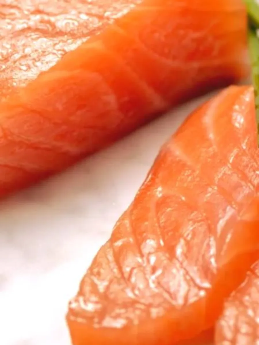 Salmón ahumado artesanal Alepa Tora Food, cortado a mano